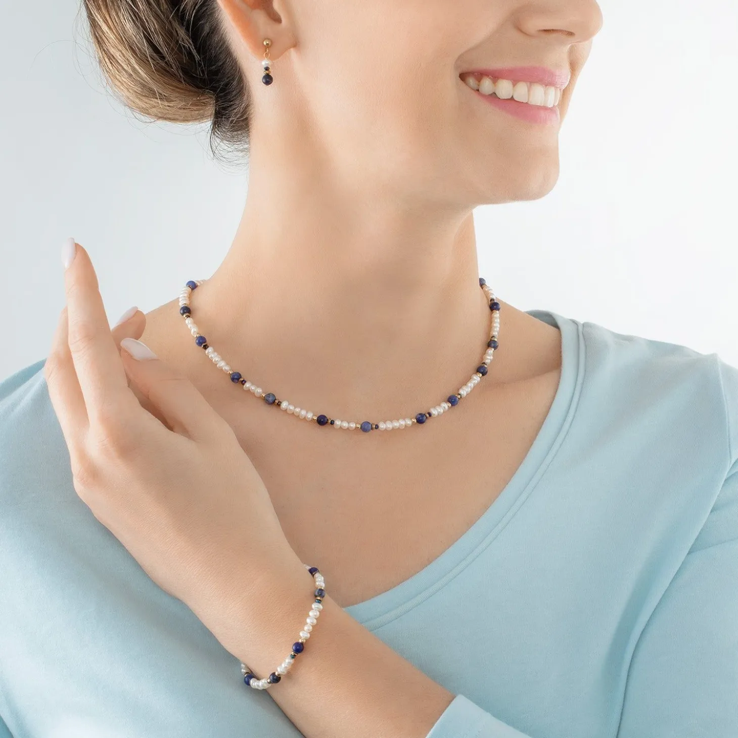 COEUR DE LION Edelsteinarmbänder-Armband Flow Süßwasserperlen & Sodalithgold
