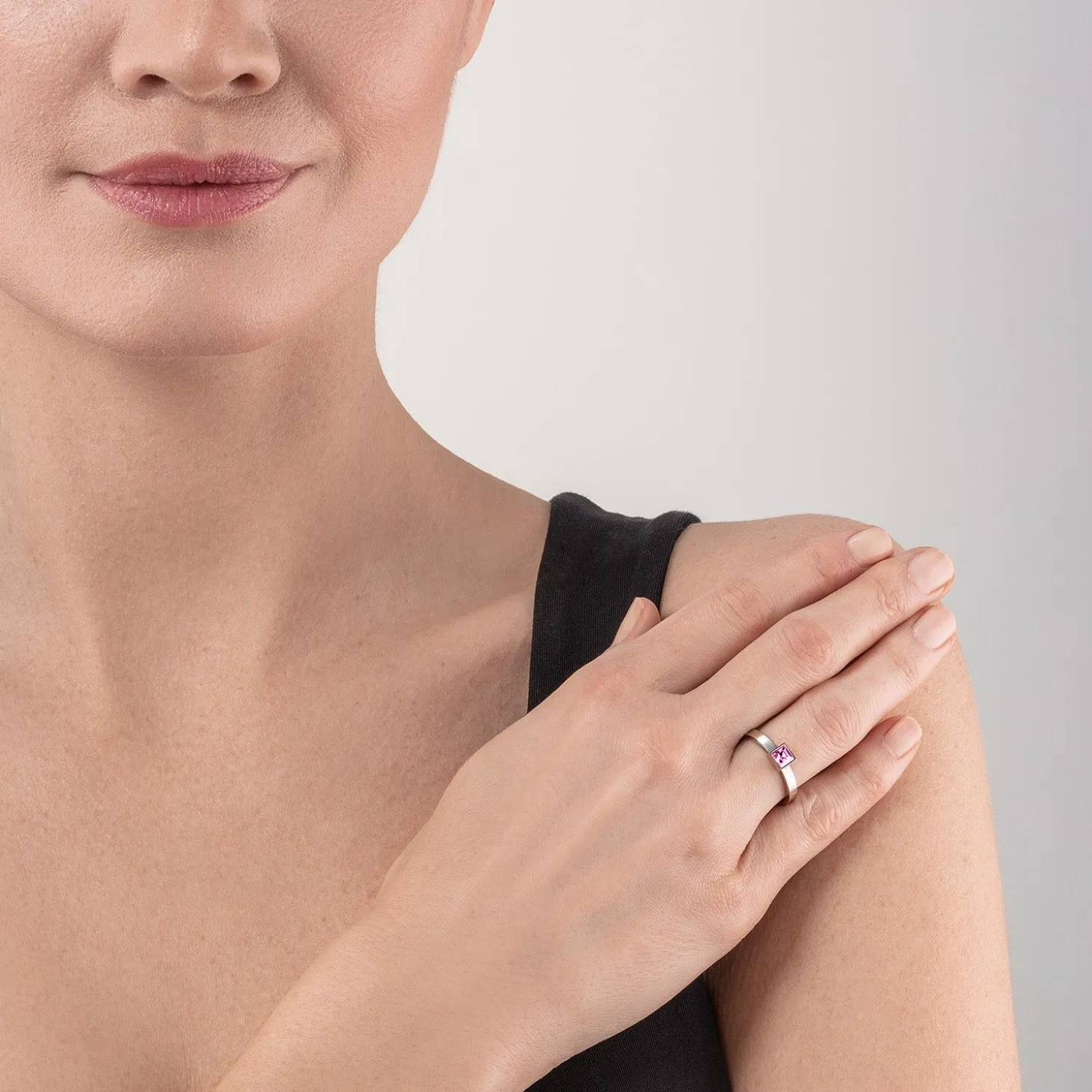 COEUR DE LION Kristallringe-Brillanter quadratischer kleiner Ring Silber Hellrosa
