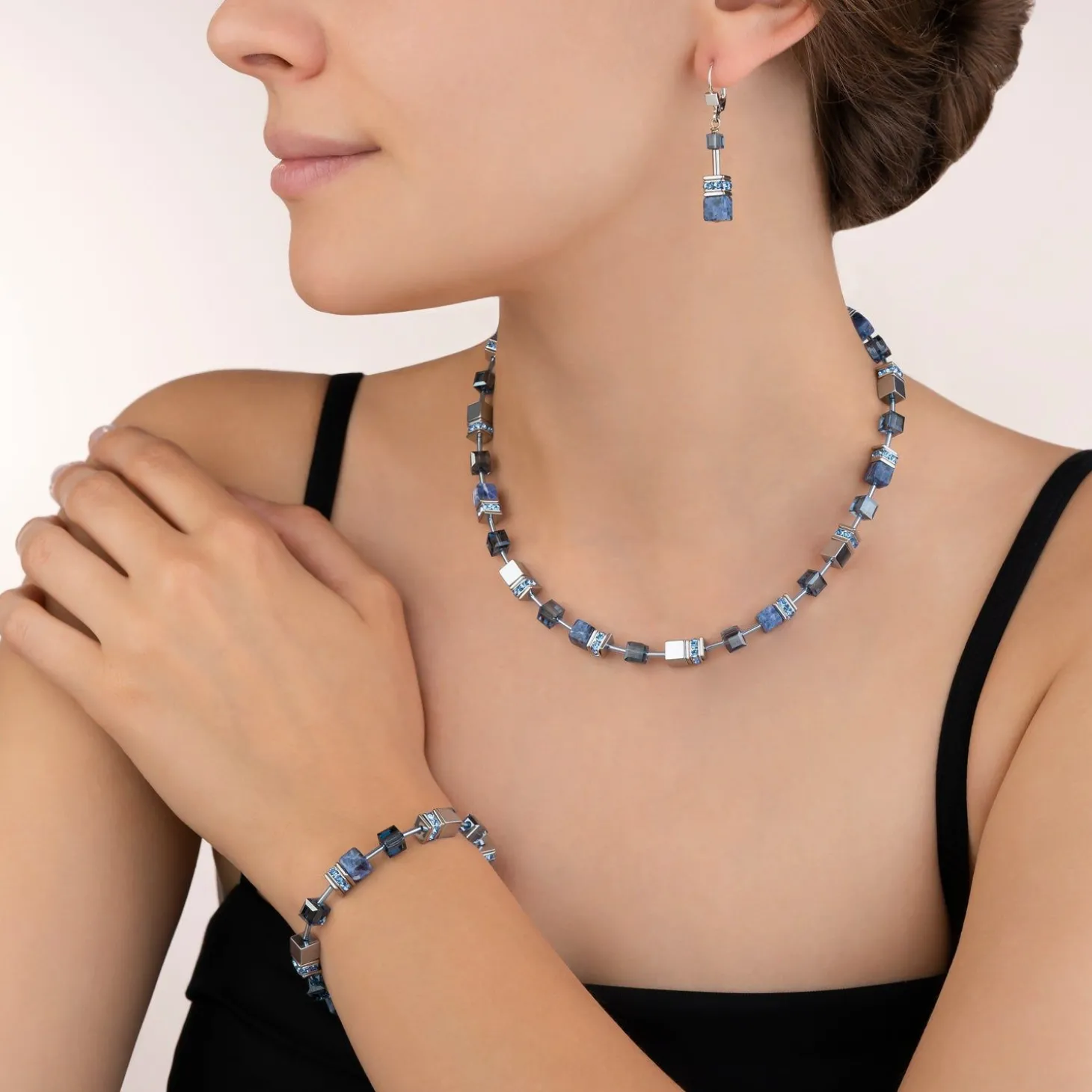 COEUR DE LION Echter Stein-Geocube® Halskette Sodalith & Hämatit Blau